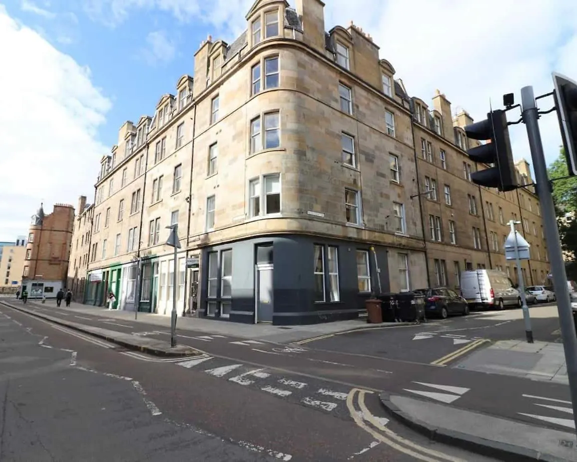 Lovely 2-Bed Apartment In Central Edinburgh location